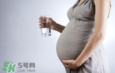 孕期能用酒精退燒嗎？孕期用酒精退燒有什么危害？