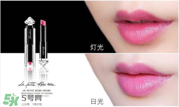 嬌蘭小黑裙甜漾唇膏061試色 嬌蘭小黑裙唇膏061試色圖 嬌蘭小黑裙甜漾唇膏061試色 嬌蘭小黑裙唇膏061試色圖