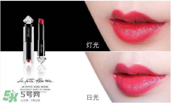 嬌蘭小黑裙甜漾唇膏061試色 嬌蘭小黑裙唇膏061試色圖 嬌蘭小黑裙甜漾唇膏061試色 嬌蘭小黑裙唇膏061試色圖