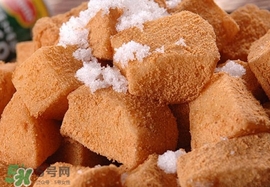 打糕和驢打滾是一樣的嗎？打糕是什么做的