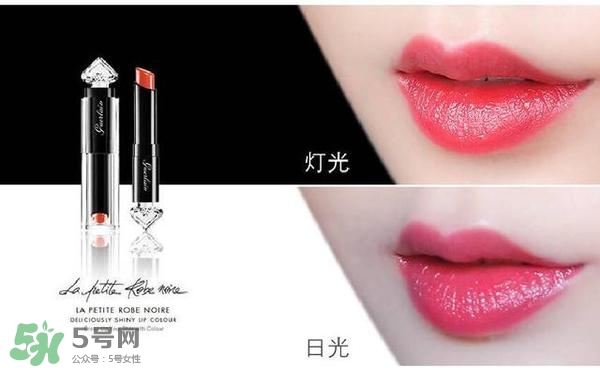 嬌蘭小黑裙甜漾唇膏061試色 嬌蘭小黑裙唇膏061試色圖 嬌蘭小黑裙甜漾唇膏061試色 嬌蘭小黑裙唇膏061試色圖