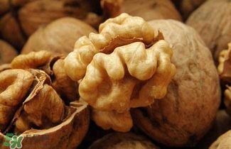 核桃仁怎么保存？核桃仁生吃好還是熟吃好？