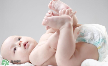 夏天寶寶可以穿開襠褲嗎？寶寶穿開襠褲有什么危害嗎？