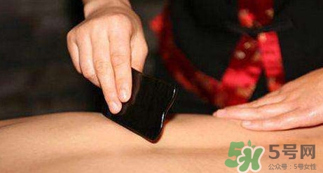 女人刮痧好還是拔罐好？刮痧和拔罐的區(qū)別