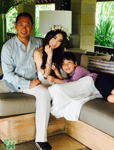 溫碧霞為什么不生孩子？溫碧霞老公是誰？