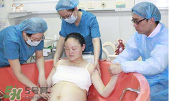 水中分娩是怎樣的？水中分娩與傳統(tǒng)分娩的區(qū)別有哪些？