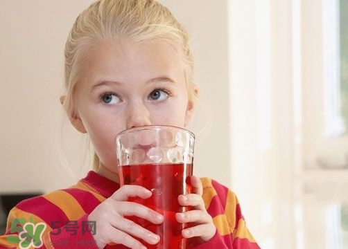 碳酸飲料喝多了會(huì)怎么樣？碳酸飲料的危害有哪些