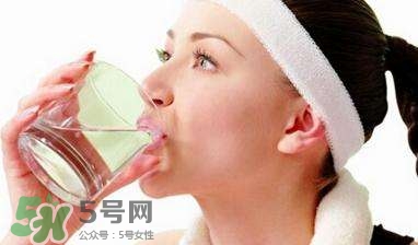 男子喝尿6年減肥100斤 喝尿真的能減肥嗎？