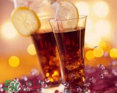 碳酸飲料喝多了會(huì)怎么樣？碳酸飲料的危害有哪些