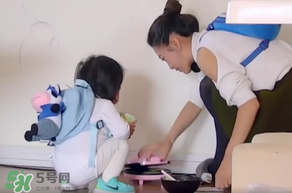 餃子的奶牛背包是什么牌子？寶寶背包應該怎么挑選？