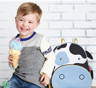 餃子的奶牛背包是什么牌子？寶寶背包應該怎么挑選？