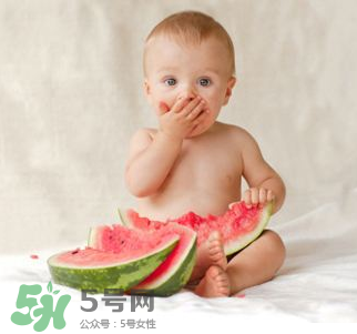 夏天寶寶能不能吃冰西瓜呢？冰西瓜寶寶能吃嗎？