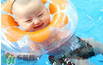 寶寶游泳耳朵進(jìn)水了怎么辦？寶寶游泳如何避免耳朵進(jìn)水？