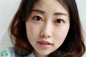 鄰家妹妹妝小清新妝容化妝步驟 清新妝容的畫(huà)法 鄰家妹妹妝小清新妝容化妝步驟 清新妝容的畫(huà)法