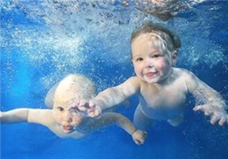 寶寶游泳耳朵進水了怎么辦？寶寶游泳如何避免耳朵進水？