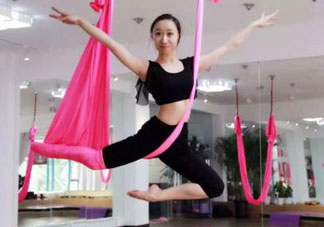 空中瑜伽適合初學者嗎?空中瑜伽適合新手練嗎?