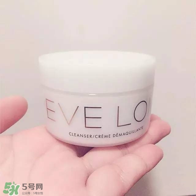 網(wǎng)紅推薦的護(hù)膚品靠譜嗎？跟風(fēng)買網(wǎng)紅護(hù)膚品卻沒效果