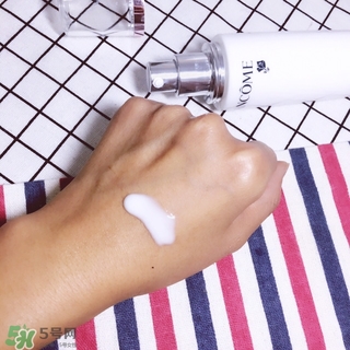 乳液和面霜要同時用嗎?乳液和面霜能一起用嗎 乳液和面霜要同時用嗎?乳液和面霜能一起用嗎