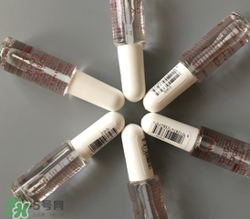 rimmel口紅雨衣英版日版哪個好？rimmel口紅雨衣英版日版區(qū)別