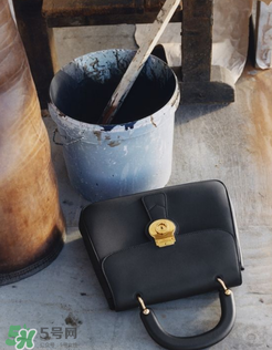 burberry dk88鎖頭包正品多少錢？巴寶莉dk88包專柜價格