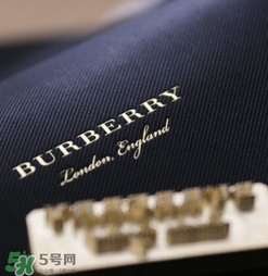 burberry dk88鎖頭包正品多少錢？巴寶莉dk88包專柜價格