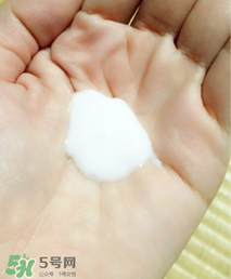 卸妝啫喱和卸妝油比哪個(gè)好 卸妝油和卸妝啫喱區(qū)別 卸妝啫喱和卸妝油比哪個(gè)好 卸妝油和卸妝啫喱區(qū)別