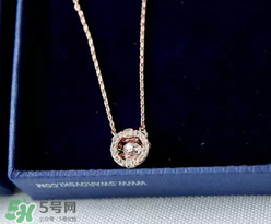 施華洛世奇跳動的心是什么材質(zhì)？跳動的心項鏈?zhǔn)倾y的嗎？