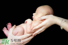 寶寶臍帶掉了要緊嗎？寶寶臍帶掉了出血了怎么辦？