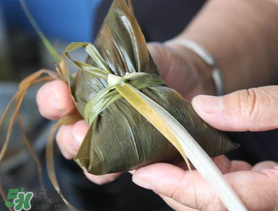 包粽子是生米還是熟米？包粽子的米是煮的還是生的？