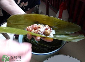 包粽子是生米還是熟米？包粽子的米是煮的還是生的？