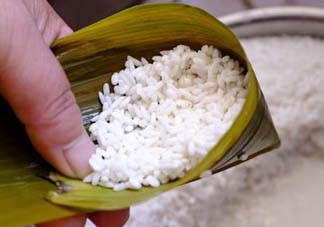 包粽子用什么糯米？包粽子的糯米要泡多久？