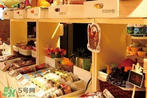 良品鋪?zhàn)訛槭裁茨敲促F？良品鋪?zhàn)訛槭裁催@么貴