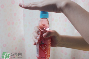 彈珠汽水怎么開？彈珠汽水怎么開不會噴？