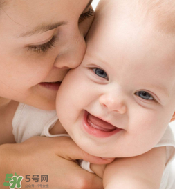 洗鼻器對寶寶有害嗎？ 寶寶洗鼻器的危害