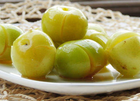 三華李可以用鹽泡嗎？三華李能用鹽水泡嗎