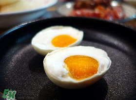 一個咸鴨蛋的熱量高嗎？一個咸鴨蛋的熱量是多少？