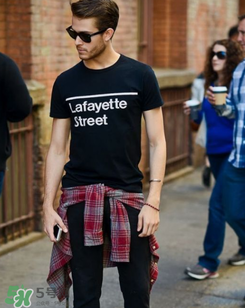 為什么黑色衣服會(huì)變紅？黑色衣服變紅了怎么辦？