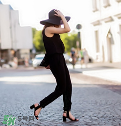 為什么黑色衣服會(huì)變紅？黑色衣服變紅了怎么辦？