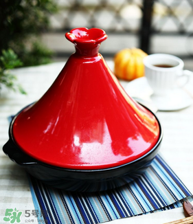 塔吉鍋和琺瑯鍋哪個好？塔吉鍋和琺瑯鍋的區(qū)別