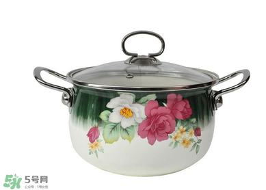 塔吉鍋和琺瑯鍋哪個好？塔吉鍋和琺瑯鍋的區(qū)別