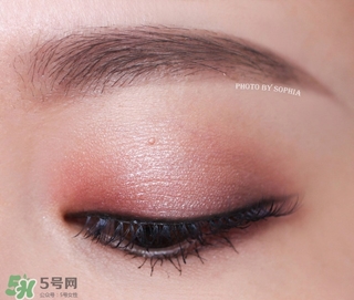 簡(jiǎn)單易學(xué)的眼妝教程 化妝高手們的眼妝推薦 簡(jiǎn)單易學(xué)的眼妝教程 化妝高手們的眼妝推薦