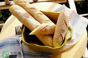 法棍面包怎么吃？法棍面包的做法