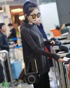 mk相機(jī)包哪個顏色好看？michael kors相機(jī)包有幾種顏色？