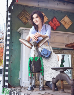 mk相機(jī)包哪個顏色好看？michael kors相機(jī)包有幾種顏色？