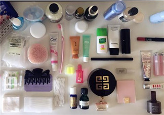 出國旅游帶什么護膚品好 出國旅游帶什么化妝品好