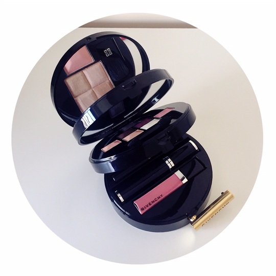 出國(guó)旅游帶什么護(hù)膚品好 出國(guó)旅游帶什么化妝品好 出國(guó)旅游帶什么護(hù)膚品好 出國(guó)旅游帶什么化妝品好