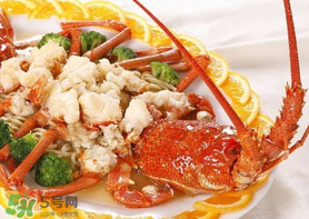 杏和龍蝦能一起吃嗎？杏可以和小龍蝦一塊吃嗎？