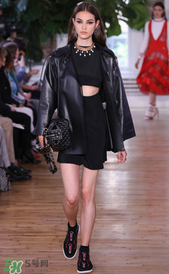 valentino華倫天奴2018早春女裝款式有哪些_好看嗎？