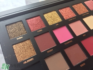 huda beauty眼影怎么畫？huda beauty眼影盤教程