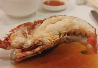 杏和龍蝦能一起吃嗎？杏可以和小龍蝦一塊吃嗎？